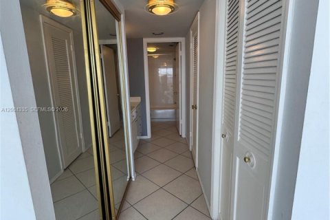 Apartment in Aventura, Florida 1 bedroom, 93.37 sq.m. № 2170509 - photo 19