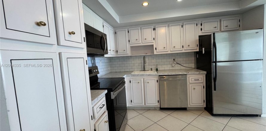 Apartment in Aventura, Florida 1 bedroom, 93.37 sq.m. № 2170509