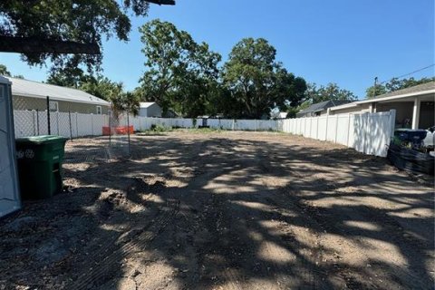 House in Tampa, Florida 5 bedrooms, 351.54 sq.m. № 1732920 - photo 3