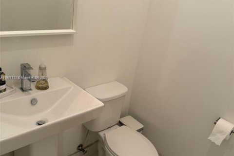 Adosado en venta en Doral, Florida, 4 dormitorios, 216.93 m2 № 1973541 - foto 5