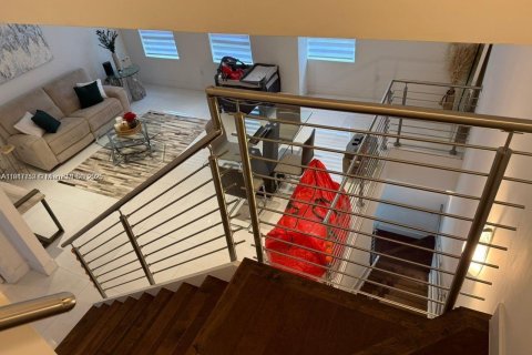 Adosado en venta en Doral, Florida, 4 dormitorios, 216.93 m2 № 1973541 - foto 23