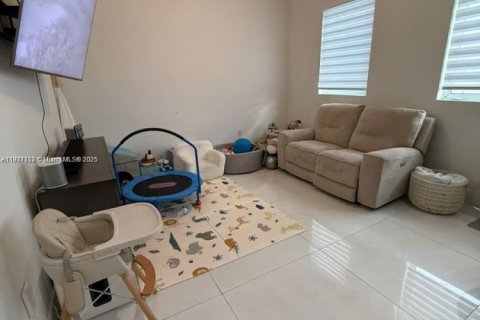 Adosado en venta en Doral, Florida, 4 dormitorios, 216.93 m2 № 1973541 - foto 27