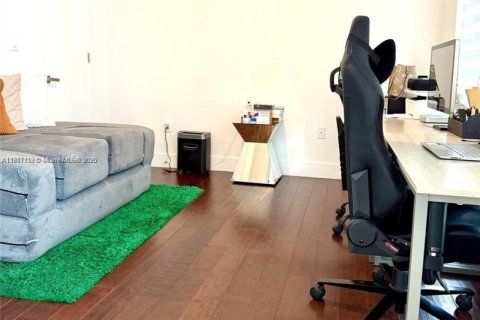 Adosado en venta en Doral, Florida, 4 dormitorios, 216.93 m2 № 1973541 - foto 16