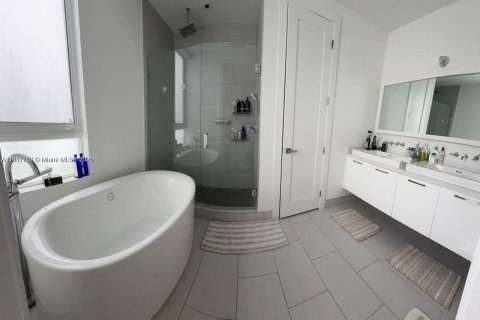 Adosado en venta en Doral, Florida, 4 dormitorios, 216.93 m2 № 1973541 - foto 3