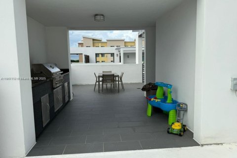 Adosado en venta en Doral, Florida, 4 dormitorios, 216.93 m2 № 1973541 - foto 19
