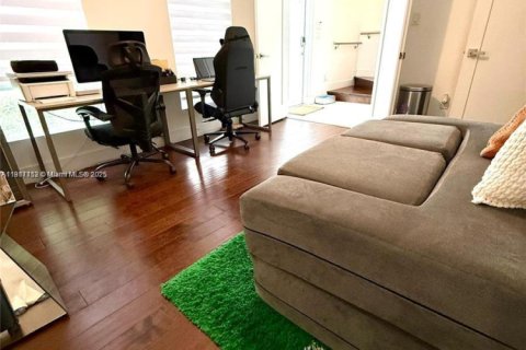 Adosado en venta en Doral, Florida, 4 dormitorios, 216.93 m2 № 1973541 - foto 15