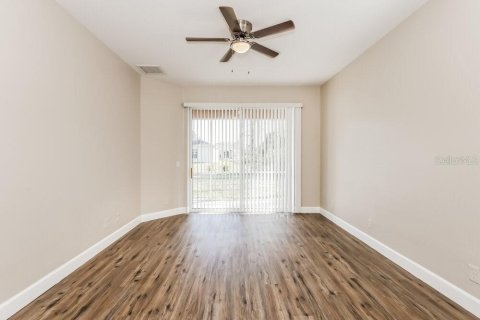 Villa ou maison à louer à North Port, Floride: 3 chambres, 170.01 m2 № 2100293 - photo 9
