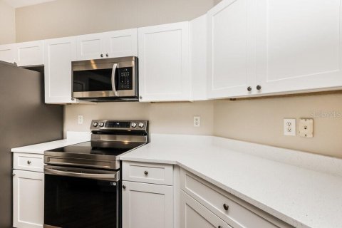 Villa ou maison à louer à North Port, Floride: 3 chambres, 170.01 m2 № 2100293 - photo 6