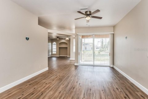 Villa ou maison à louer à North Port, Floride: 3 chambres, 170.01 m2 № 2100293 - photo 3