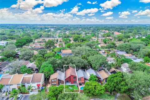 Купить таунхаус в Форт-Лодердейл, Флорида 5 спален, 174.01м2, № 1973880 - фото 28