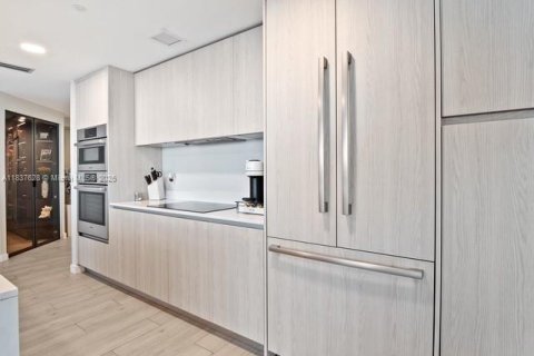Condominio en venta en Miami, Florida, 3 dormitorios, 187.48 m2 № 2034650 - foto 17