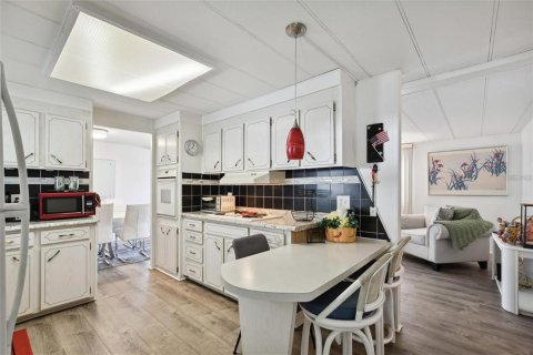 Appartement à louer à Largo, Floride: 2 chambres, 107.02 m2 № 2134774 - photo 4