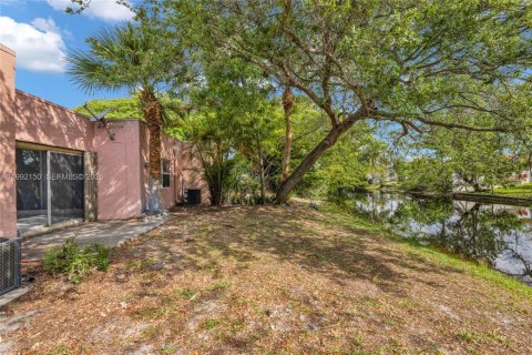 Купить кондоминиум в Лодерхилл, Флорида 2 спальни, 195.09м2, № 2062828 - фото 6