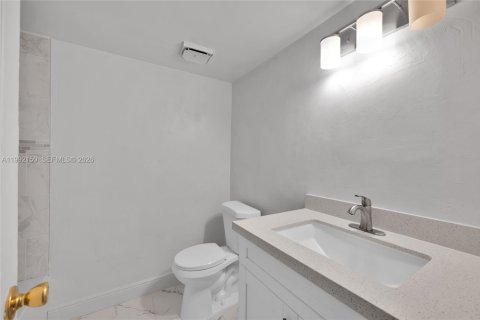 Купить кондоминиум в Лодерхилл, Флорида 2 спальни, 195.09м2, № 2062828 - фото 25