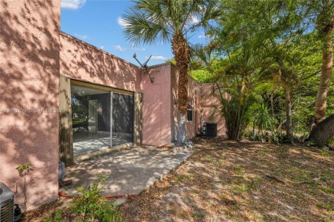 Купить кондоминиум в Лодерхилл, Флорида 2 спальни, 195.09м2, № 2062828 - фото 7