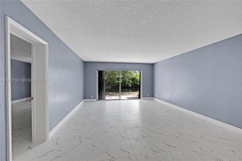 Купить кондоминиум в Лодерхилл, Флорида 2 спальни, 195.09м2, № 2062828 - фото 17