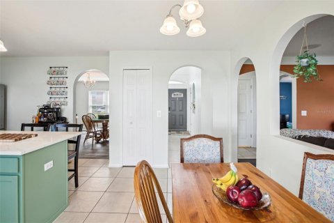 Casa en venta en Winter Haven, Florida, 4 dormitorios, 215.53 m2 № 1631346 - foto 11