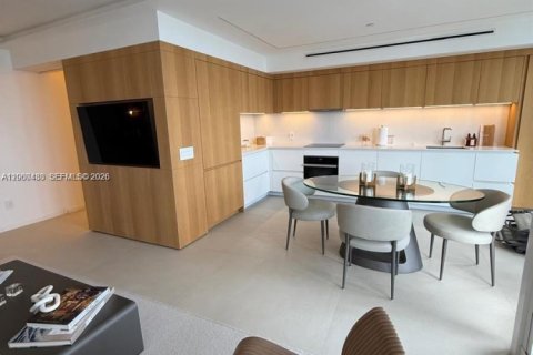 Снять в аренду кондоминиум в Майами-Бич, Флорида 1 спальня, 102.19м2, № 2065321 - фото 2