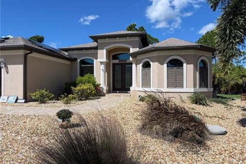 Villa ou maison à Port Charlotte, Floride 3 chambres, 177.35 m2 № 2431925