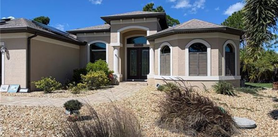 Villa ou maison à Port Charlotte, Floride 3 chambres, 177.35 m2 № 2431925