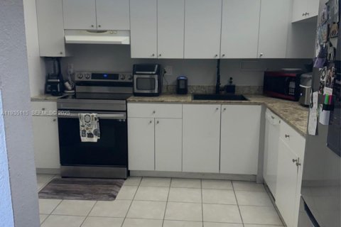 Condominio en venta en North Miami Beach, Florida, 2 dormitorios, 100.89 m2 № 1993280 - foto 5