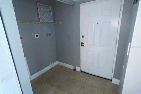Copropriété à louer à Orlando, Floride: 2 chambres, 90.67 m2 № 2387659 - photo 4