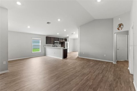 House in Lake Alfred, Florida 3 bedrooms, 149.11 sq.m. № 1912610 - photo 7