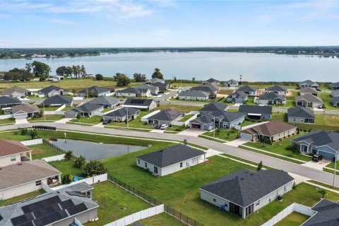 House in Lake Alfred, Florida 3 bedrooms, 149.11 sq.m. № 1912610 - photo 4