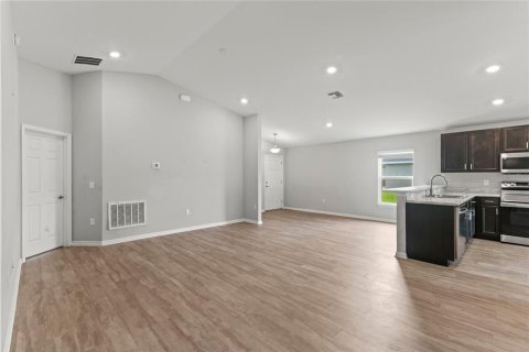 House in Lake Alfred, Florida 3 bedrooms, 149.11 sq.m. № 1912610 - photo 8