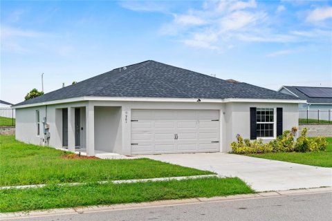House in Lake Alfred, Florida 3 bedrooms, 149.11 sq.m. № 1912610 - photo 30
