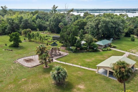 House in Lake Alfred, Florida 3 bedrooms, 149.11 sq.m. № 1912610 - photo 27