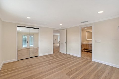 House in Sarasota, Florida 2 bedrooms, 151.06 sq.m. № 1784655 - photo 12