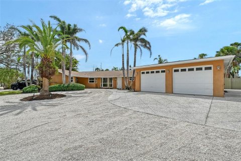 House in Sarasota, Florida 2 bedrooms, 151.06 sq.m. № 1784655 - photo 1