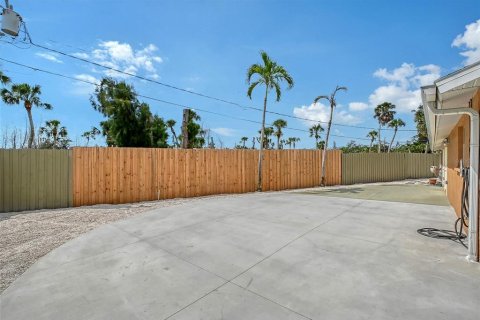 House in Sarasota, Florida 2 bedrooms, 151.06 sq.m. № 1784655 - photo 24