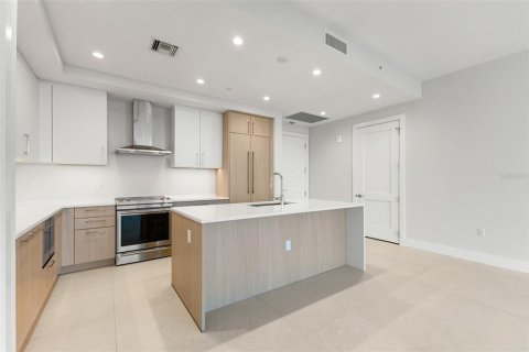 Condo in Saint Petersburg, Florida, 2 bedrooms № 2166508 - photo 4