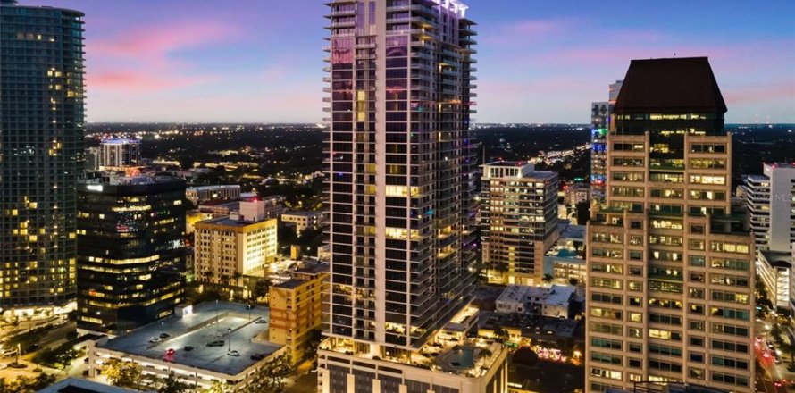 Condo in Saint Petersburg, Florida, 2 bedrooms № 2166508