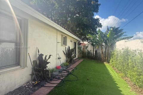 House in Homestead, Florida 3 bedrooms, 104.52 sq.m. № 2071599 - photo 20