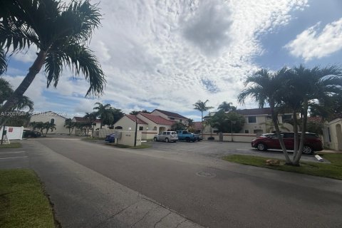 House in Homestead, Florida 3 bedrooms, 104.52 sq.m. № 2071599 - photo 28