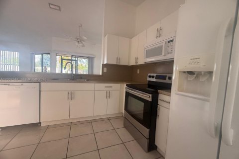 House in Homestead, Florida 3 bedrooms, 104.52 sq.m. № 2071599 - photo 9