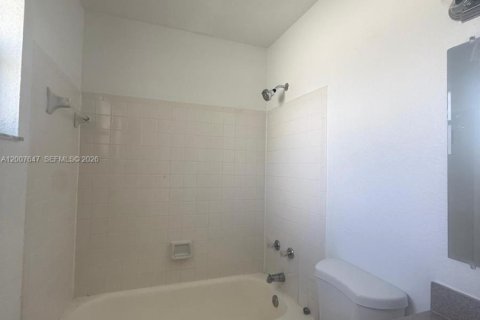 House in Homestead, Florida 3 bedrooms, 104.52 sq.m. № 2071599 - photo 16
