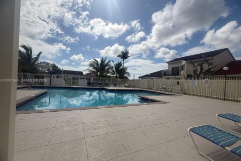 House in Homestead, Florida 3 bedrooms, 104.52 sq.m. № 2071599 - photo 27