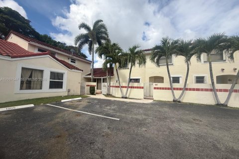 House in Homestead, Florida 3 bedrooms, 104.52 sq.m. № 2071599 - photo 2
