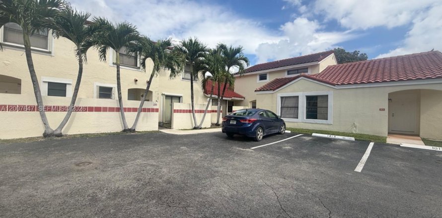 House in Homestead, Florida 3 bedrooms, 104.52 sq.m. № 2071599