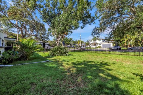 House in Tampa, Florida 3 bedrooms, 128.76 sq.m. № 1802292 - photo 27