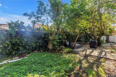 House in Tampa, Florida 3 bedrooms, 128.76 sq.m. № 1802292 - photo 26