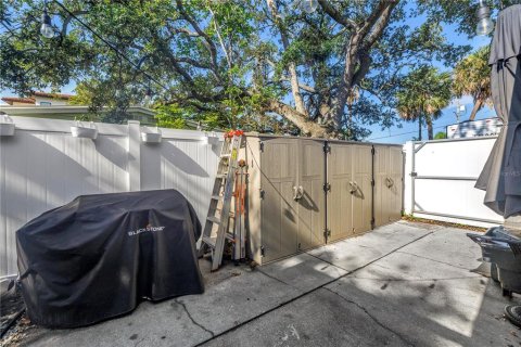 House in Tampa, Florida 3 bedrooms, 128.76 sq.m. № 1802292 - photo 20