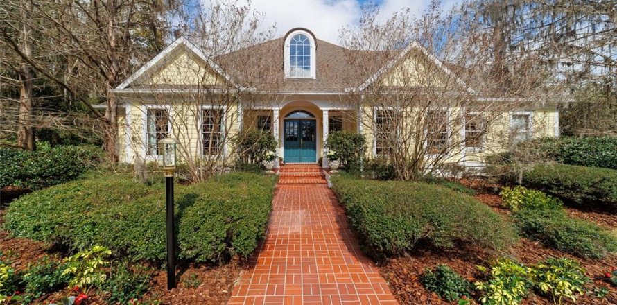 House in Ocala, Florida 4 bedrooms, 390.75 sq.m. № 1543440