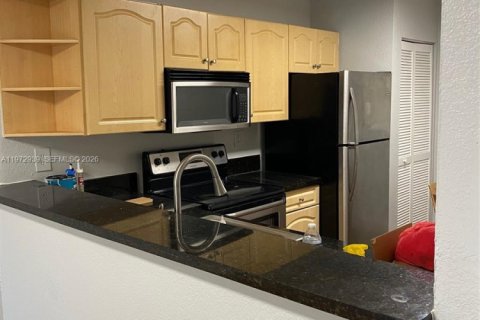 Condo in Sunrise, Florida, 2 bedrooms  № 2043296 - photo 3
