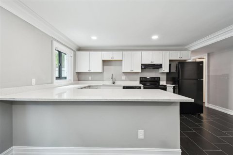 Apartamento en alquiler en Belleair Bluffs, Florida, 2 dormitorios, 102.19 m2 № 1679347 - foto 14