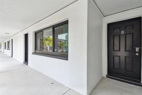 Apartamento en alquiler en Belleair Bluffs, Florida, 2 dormitorios, 102.19 m2 № 1679347 - foto 6